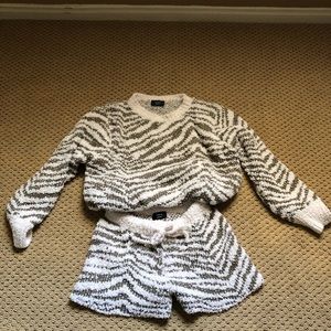 VICI Walk On The Cozy Side shorts set Size M